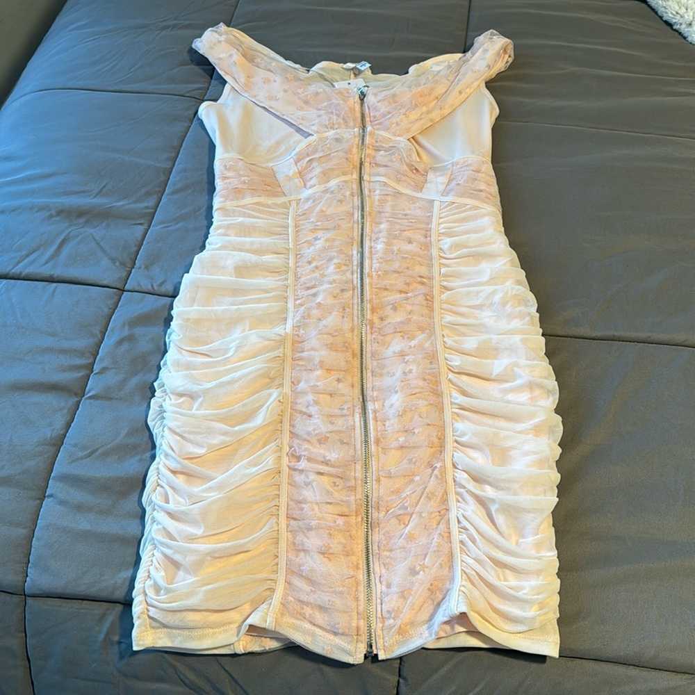 GUESS BELLADONA DRESS NWT SIZE SMALL PEACHY PINK